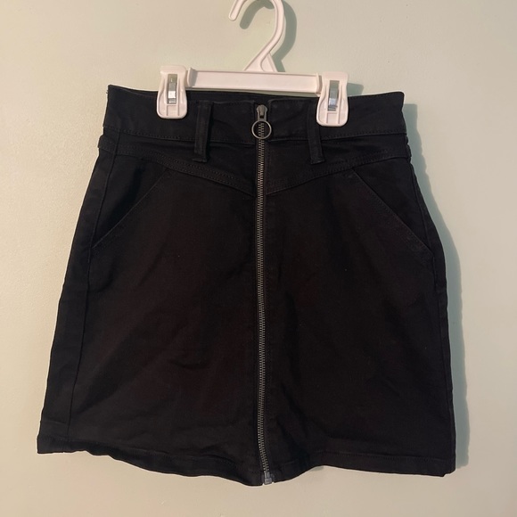 SO retro zip up front black stretch denim mini skirt - Picture 4 of 4